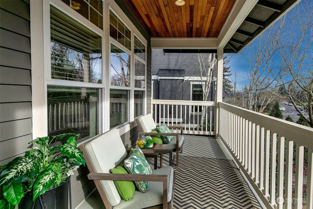 Photo of 810 W Dravus Street, Seattle, WA 98119 (MLS # 2325910)