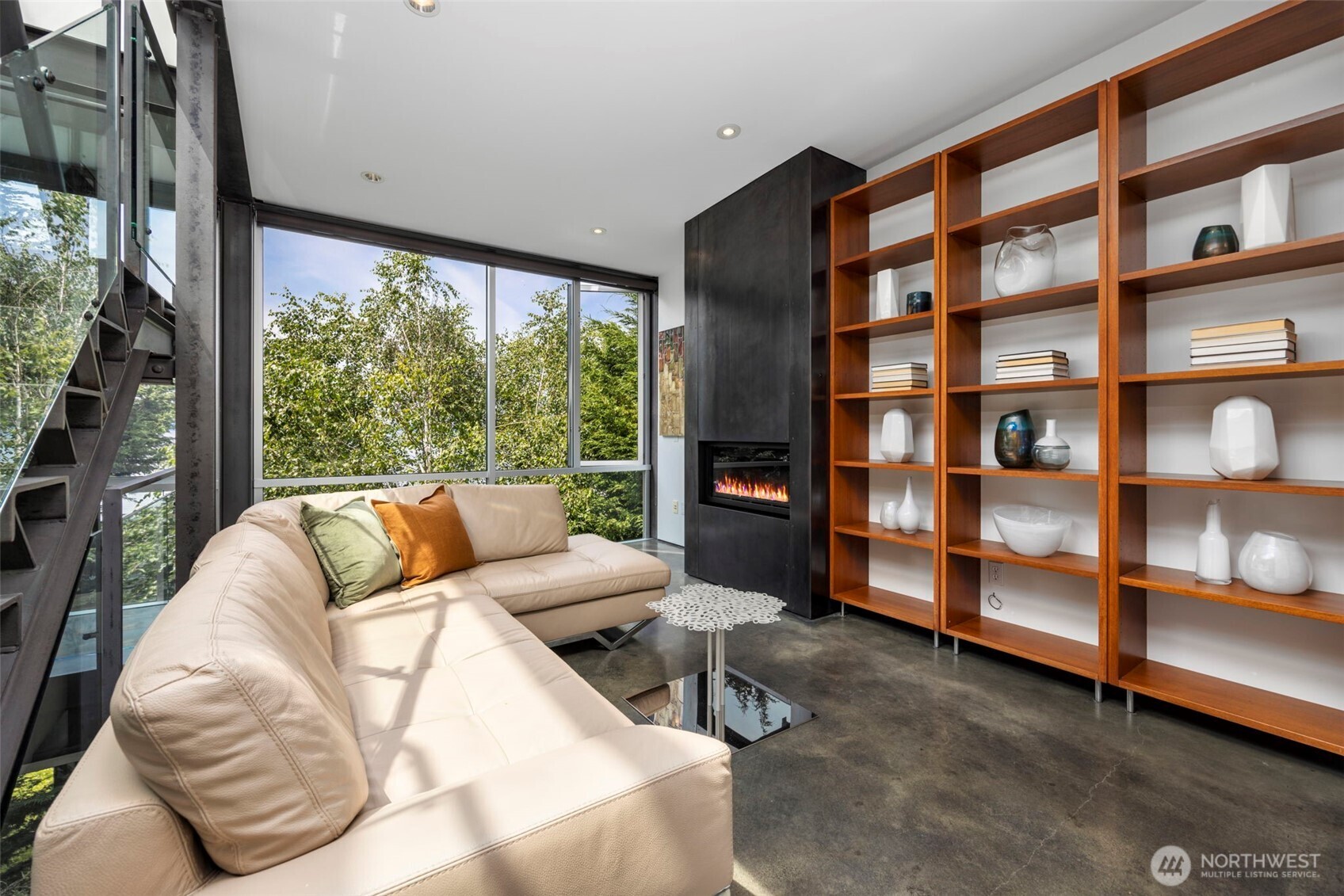 2121 Bonair Drive SW