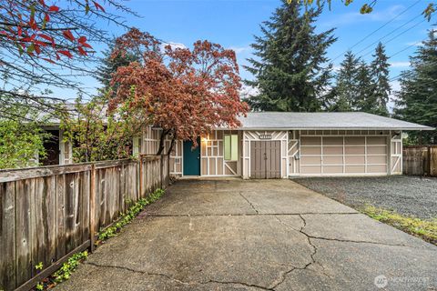 Photo of 14403 SE 139th Place, Renton, WA 98059 (MLS # 2512953)