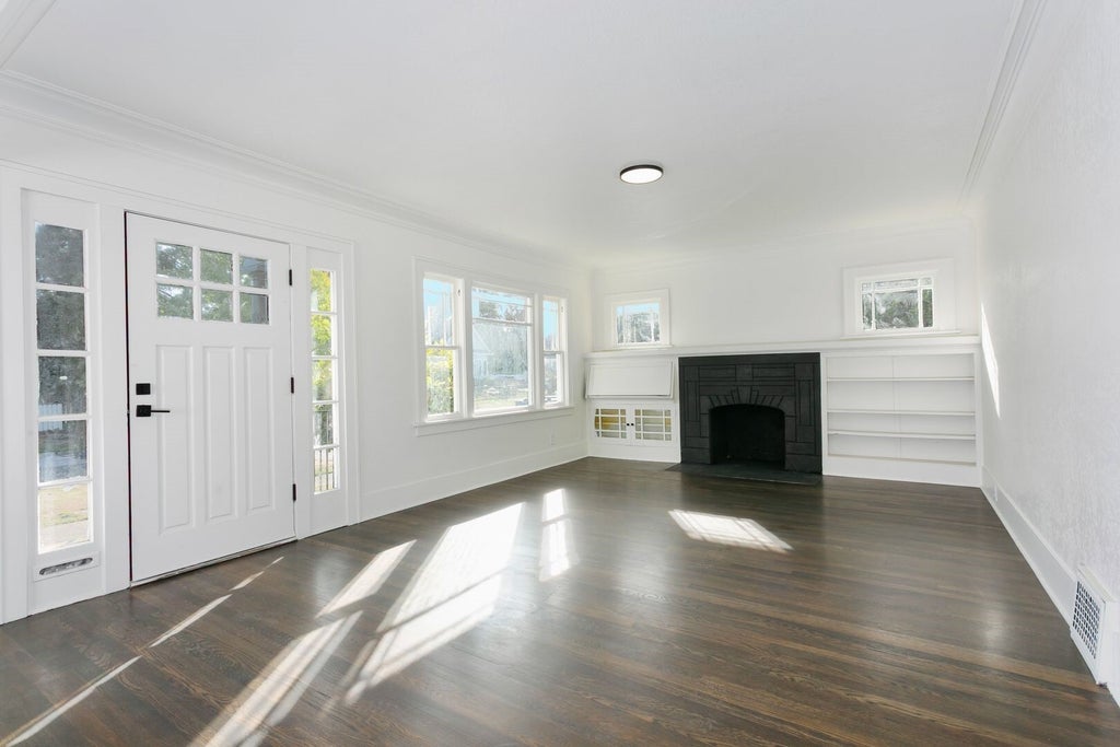 Photo of 511 S 35th Street, Tacoma, WA 98418 (MLS # 2598628)