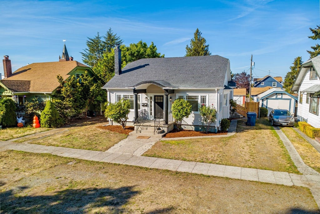 Photo of 511 S 35th Street, Tacoma, WA 98418 (MLS # 2598628)