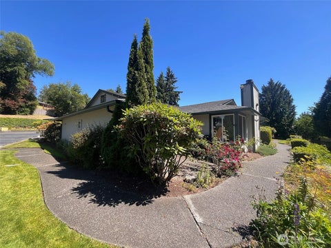 Photo of 511 S 325th Street #23B, Federal Way, WA 98003 (MLS # 2553654)