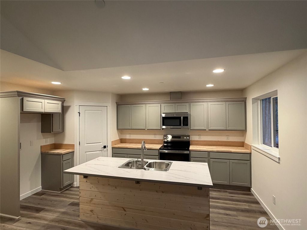 Photo of 56114 343rd Avenue Ct E, Ashford, WA 98304 (MLS # 2470741)