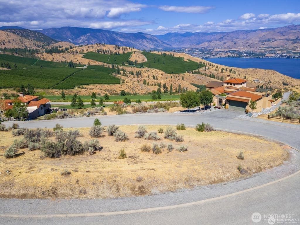 Photo of 389 Sabio Way, Chelan, WA 98816 (MLS # 2531216)