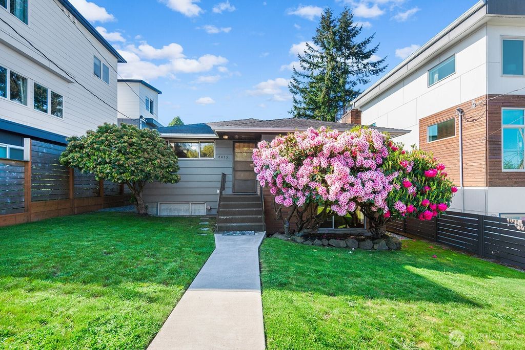 Photo of 4015 SW Thistle Street, Seattle, WA 98136 (MLS # 2368122)