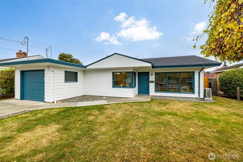 Photo of 1708 S 14th Street, Mount Vernon, WA 98274 (MLS # 2446168)