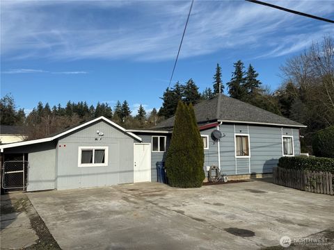 Photo of 319 E Section Street, Mount Vernon, WA 98273 (MLS # 2470455)