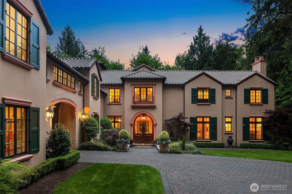 Photo of 5565 248th Place SE, Issaquah, WA 98029 (MLS # 2375955)