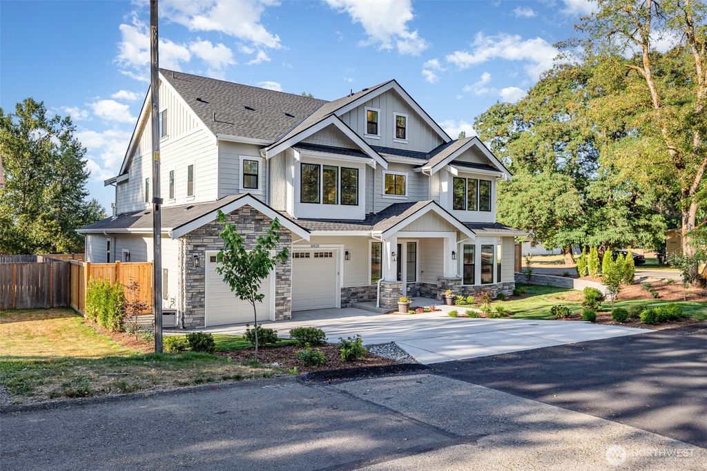 Photo of 14820 NE 70th Court, Redmond, WA 98052 (MLS # 2410094)