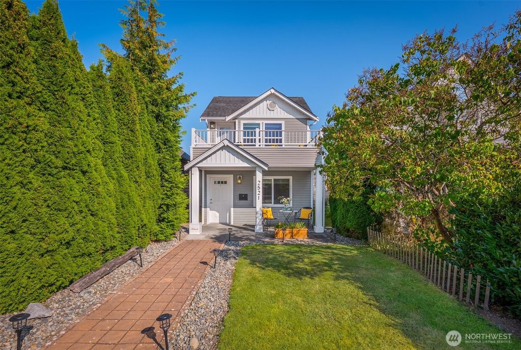 Photo of 2521 Chestnut Street, Everett, WA 98201 (MLS # 2429586)