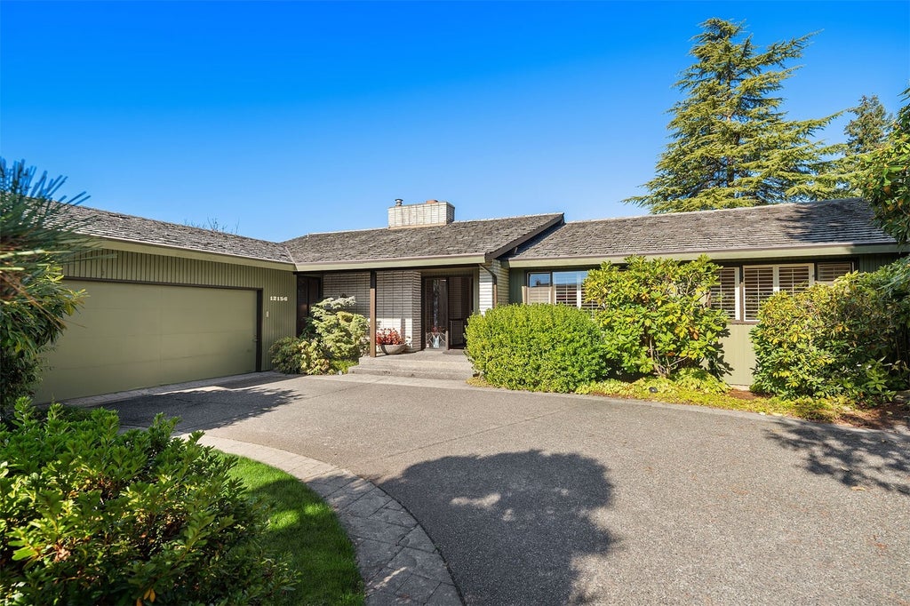 Photo of 12156 SE 15th Street, Bellevue, WA 98005 (MLS # 2596673)