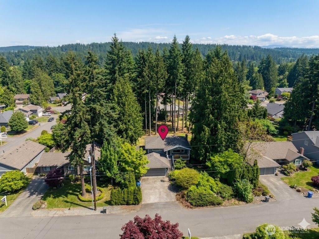 Photo of 10023 NE 28th Place, Bellevue, WA 98004 (MLS # 2514963)