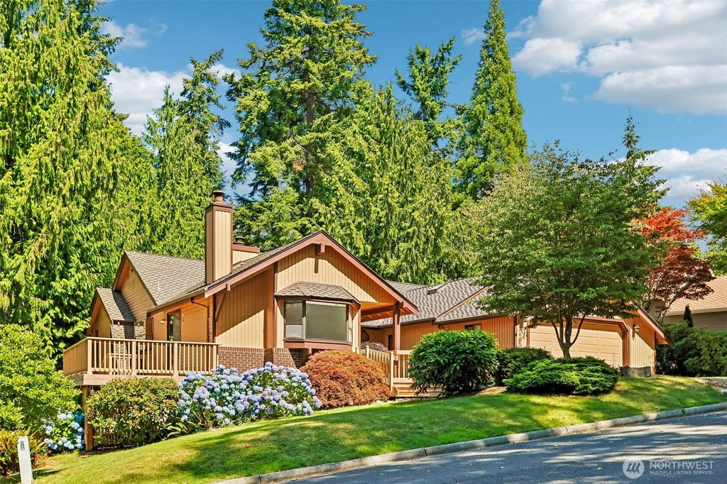 Photo of 5605 101st St Sw ST, Mukilteo, WA 98275 (MLS # 2558297)