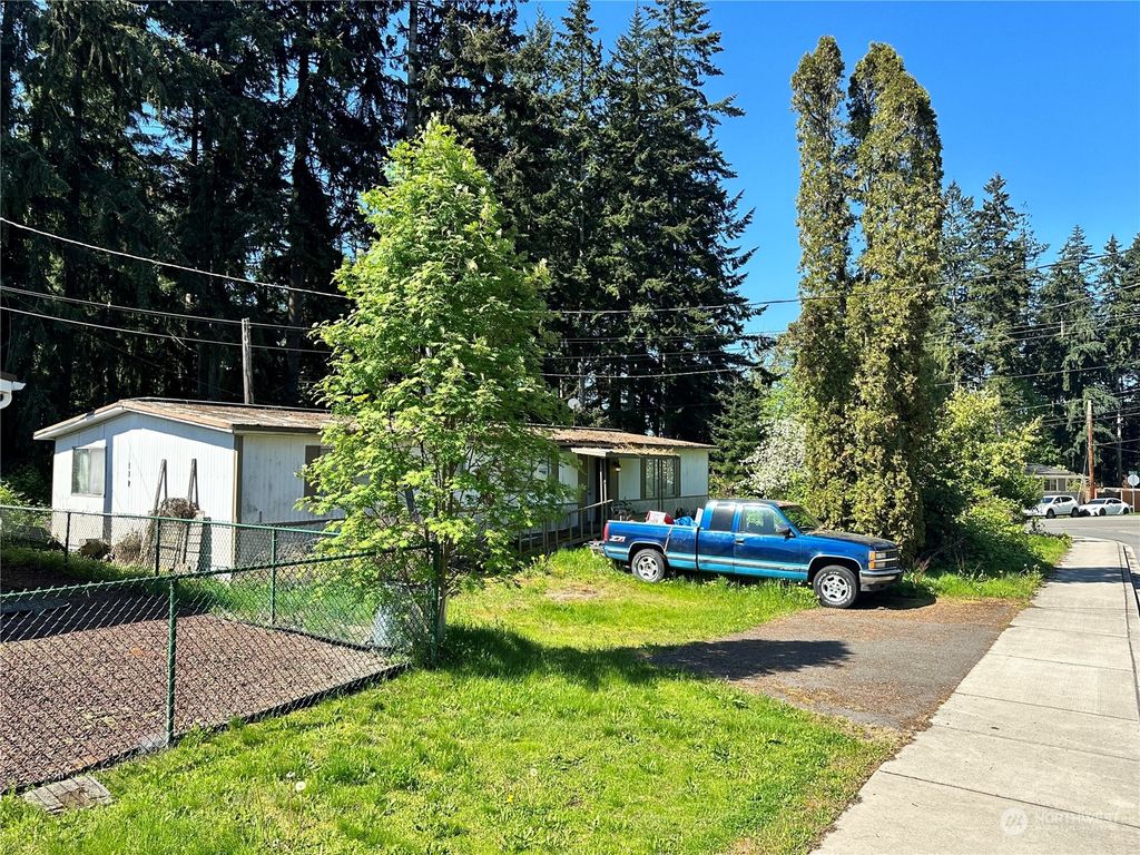 Photo of 1102 129th Street SE, Everett, WA 98208 (MLS # 2067092)