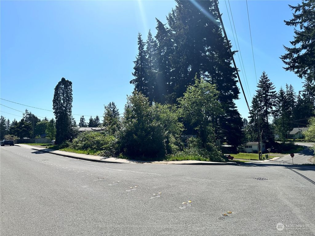 Photo of 1102 129th Street SE, Everett, WA 98208 (MLS # 2067092)