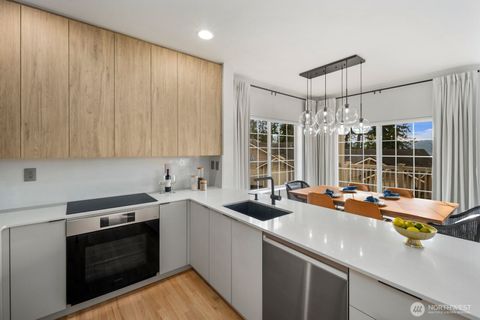 Photo of 18638 NE 55th Way #LL1863, Redmond, WA 98052 (MLS # 2492666)