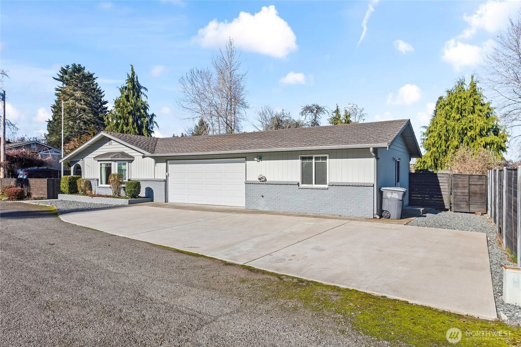 Photo of 10021 33rd Street Ct E, Edgewood, WA 98371 (MLS # 2479529)