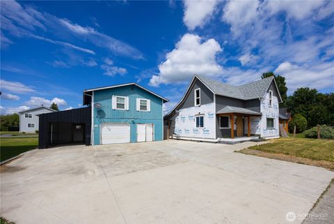 Photo of 136 First Street, Sumas, WA 98295 (MLS # 2548138)