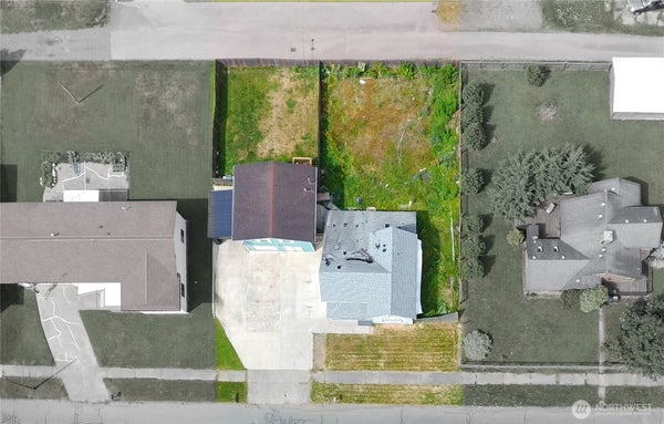 136 1ST ST, SUMAS, WA 98295 - Image 7161e6b25ec8fb59c7fbfd3ca02ec423/4033992292