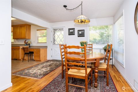 A home in Chehalis