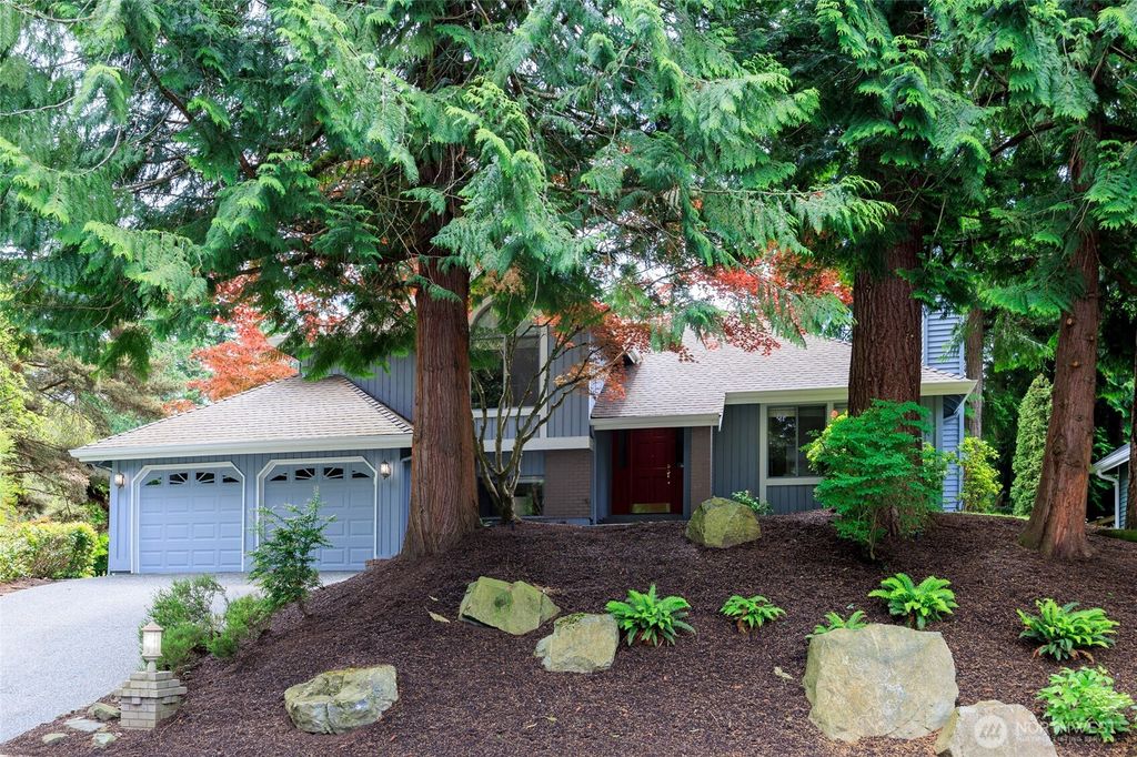 Photo of 11423 NE 104th Street, Kirkland, WA 98033 (MLS # 2408098)
