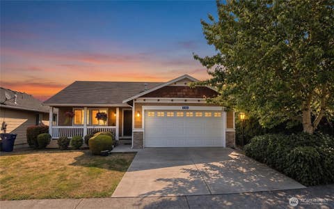 Photo of 248 Shantel Street, Mount Vernon, WA 98274 (MLS # 2574104)