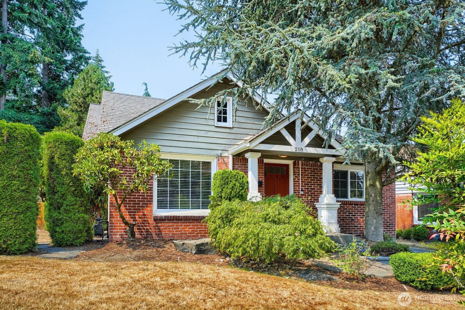 218 Summit Avenue