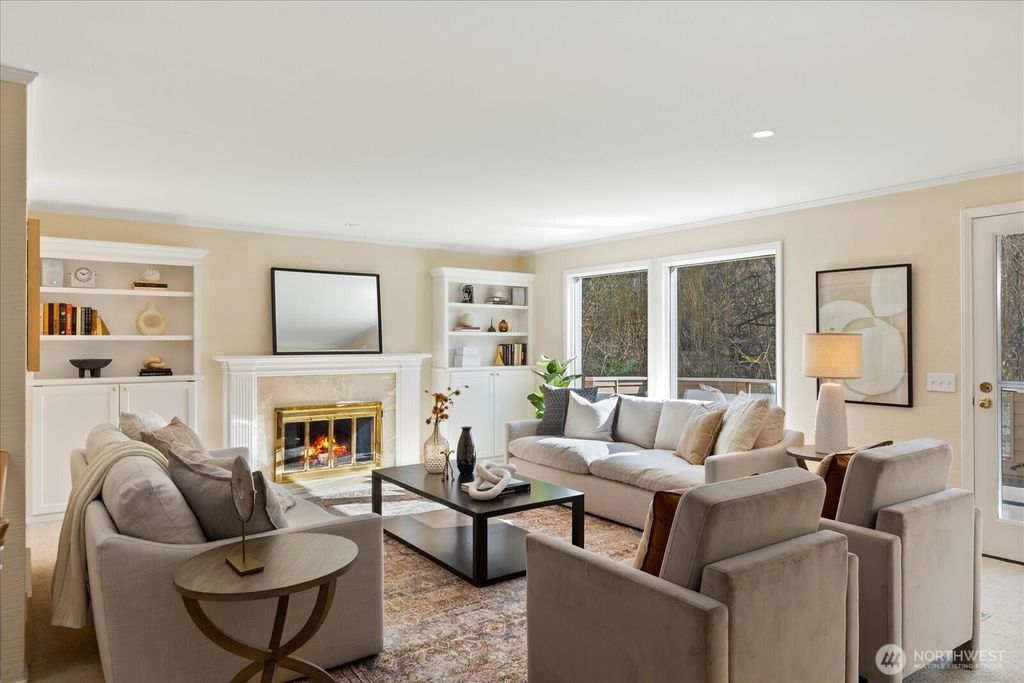 Photo of 612 Elm Place, Edmonds, WA 98020 (MLS # 2487194)