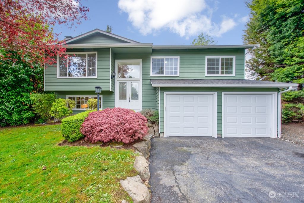 Photo of 13203 129th Place NE, Kirkland, WA 98034 (MLS # 2224490)