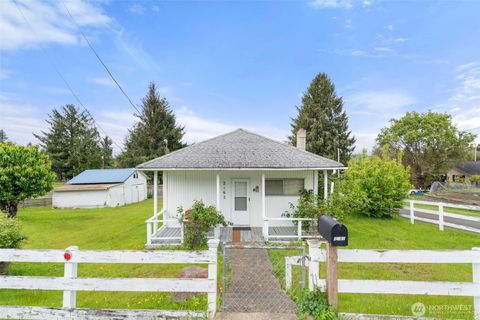 Photo of 2162 Harvard Street, Raymond, WA 98577 (MLS # 2380086)