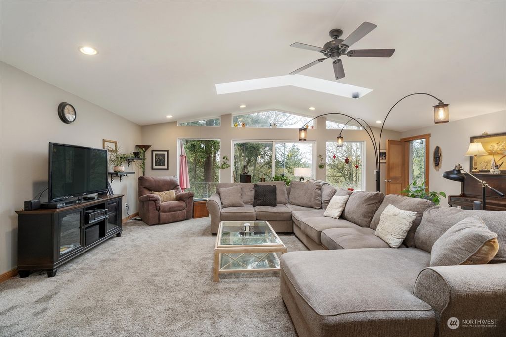 Photo of 79 Hylebos Avenue, Milton, WA 98354 (MLS # 2056798)