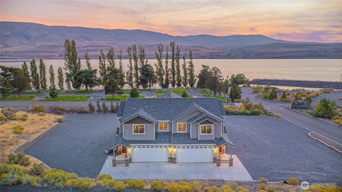 Photo of 302 Desert Aire Drive SW #A/B, Mattawa, WA 99349 (MLS # 2491625)