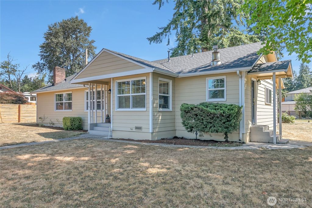 Photo of 36526 28th Avenue S, Federal Way, WA 98003 (MLS # 2424613)