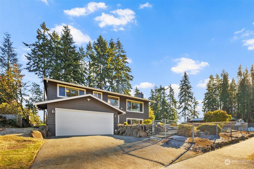 Photo of 17309 58 Avenue W, Lynnwood, WA 98037 (MLS # 2324294)