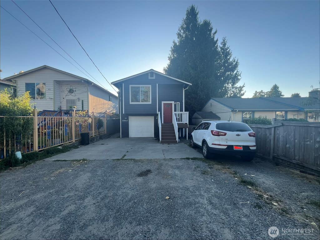 Photo of 10453 1st Avenue SW, Seattle, WA 98146 (MLS # 2550201)