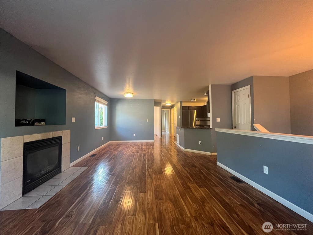 Photo of 10453 1st Avenue SW, Seattle, WA 98146 (MLS # 2550201)