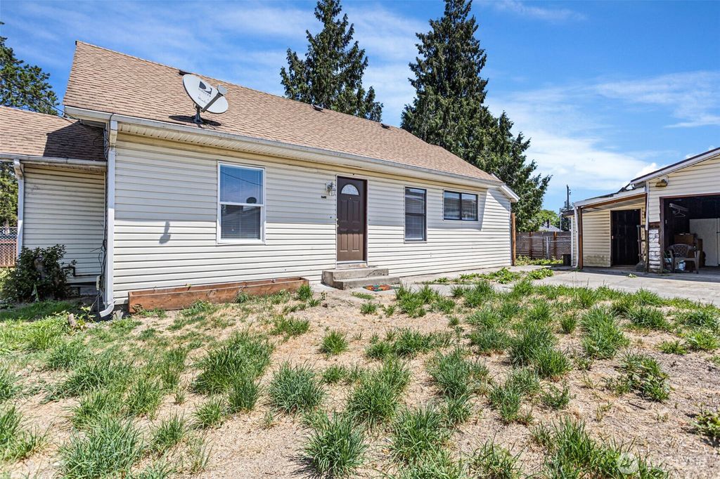 Photo of 8614 Renton Avenue S, Seattle, WA 98118 (MLS # 2546265)