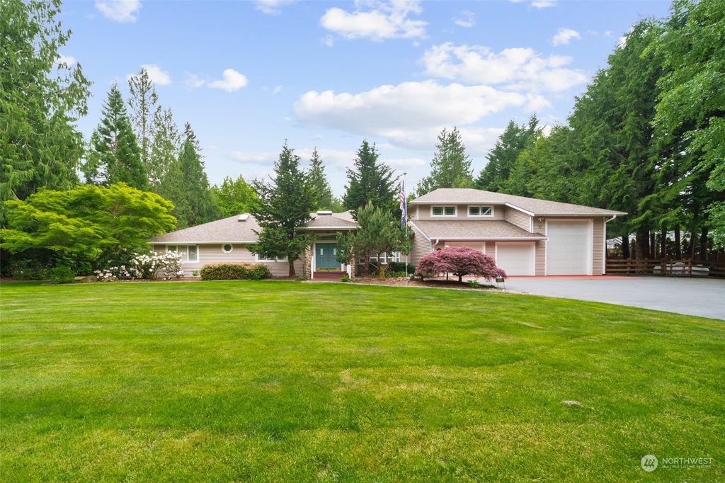 Photo of 36917 249th Avenue SE, Enumclaw, WA 98022 (MLS # 2073260)