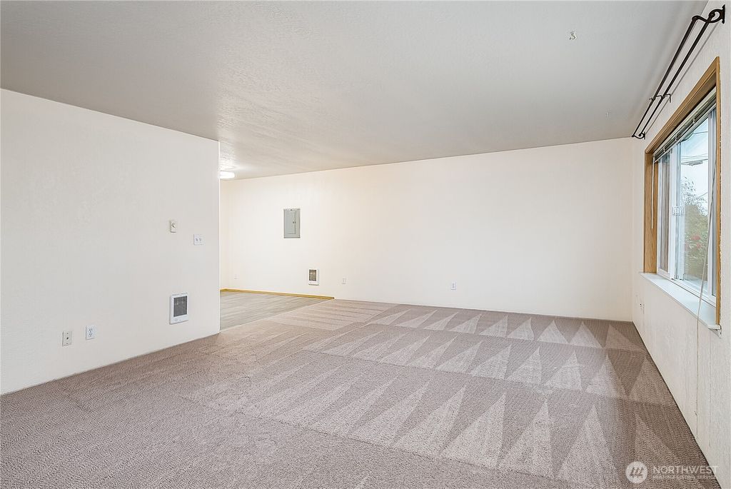 Photo of 2102 Highland Avenue #A, Everett, WA 98201 (MLS # 2346445)