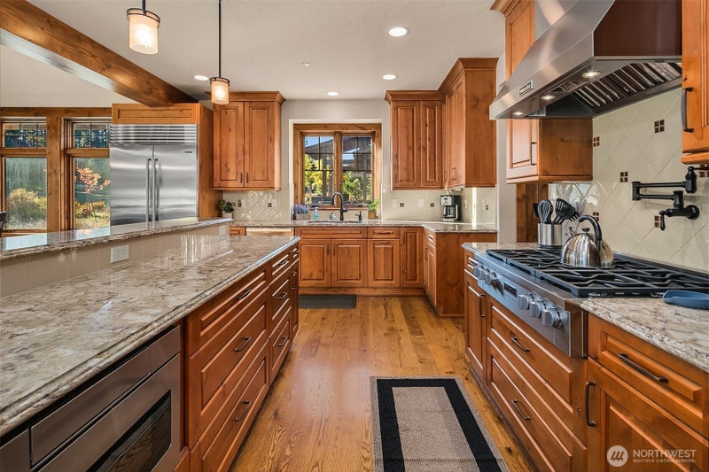 390 Tipple Hill Loop
