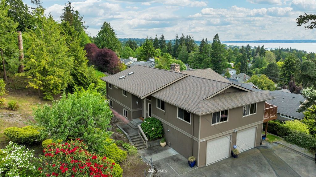Photo of 9500 190th Place SW, Edmonds, WA 98020 (MLS # 1915717)