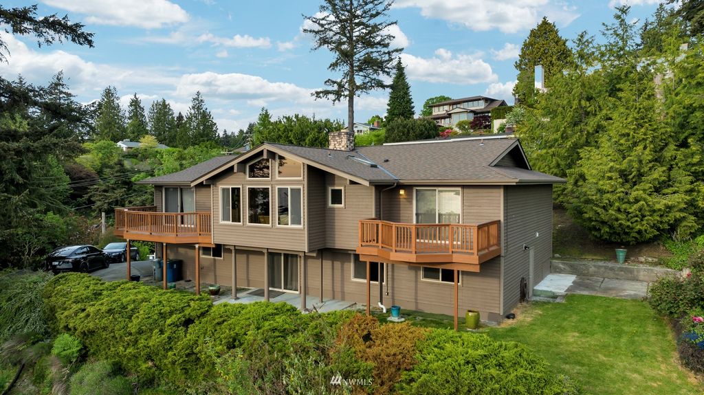 Photo of 9500 190th Place SW, Edmonds, WA 98020 (MLS # 1915717)