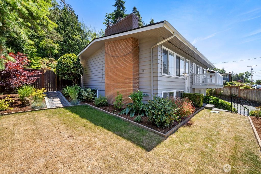 Photo of 21240 15th Avenue S, Des Moines, WA 98198 (MLS # 2391557)
