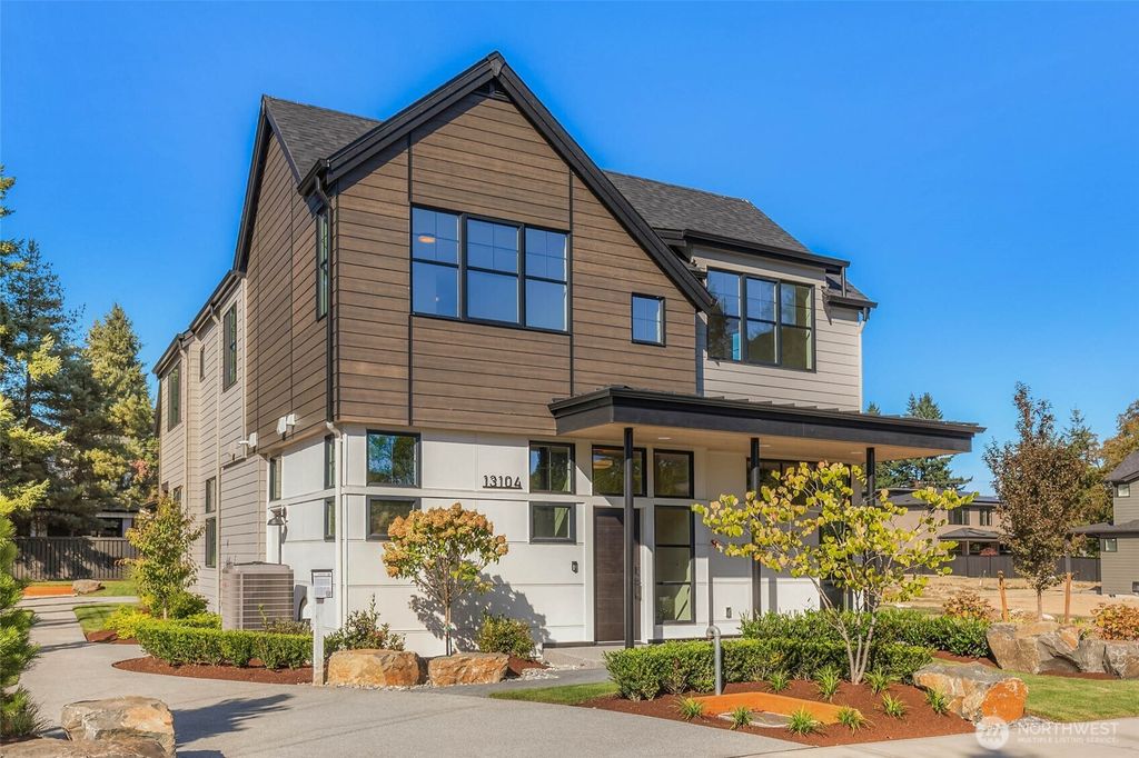 Photo of 13104 NE 103RD Place, Kirkland, WA 98033 (MLS # 2434027)