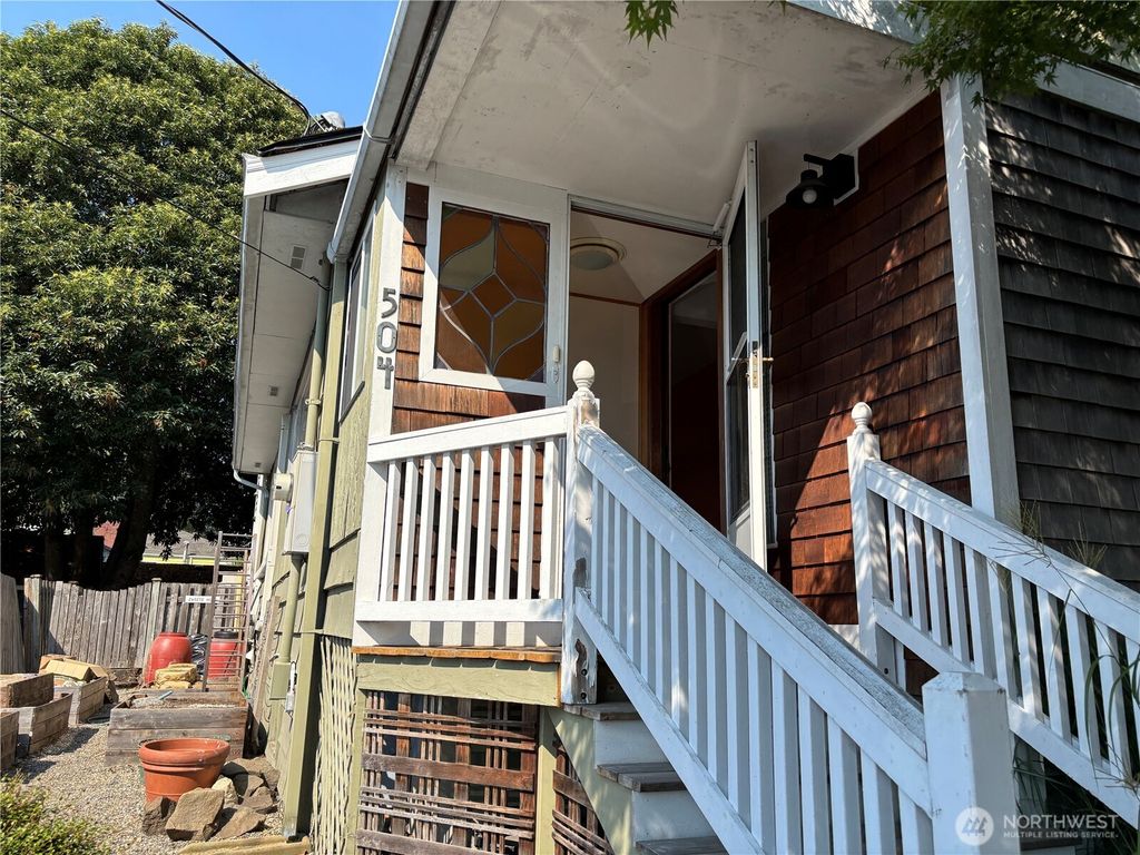 Photo of 504 N 86th Street, Seattle, WA 98103 (MLS # 2463076)