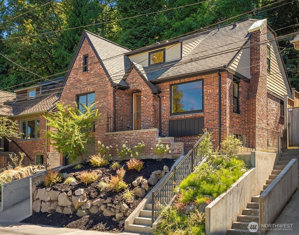 Photo of 1919 E Eaton Place, Seattle, WA 98112 (MLS # 2565501)