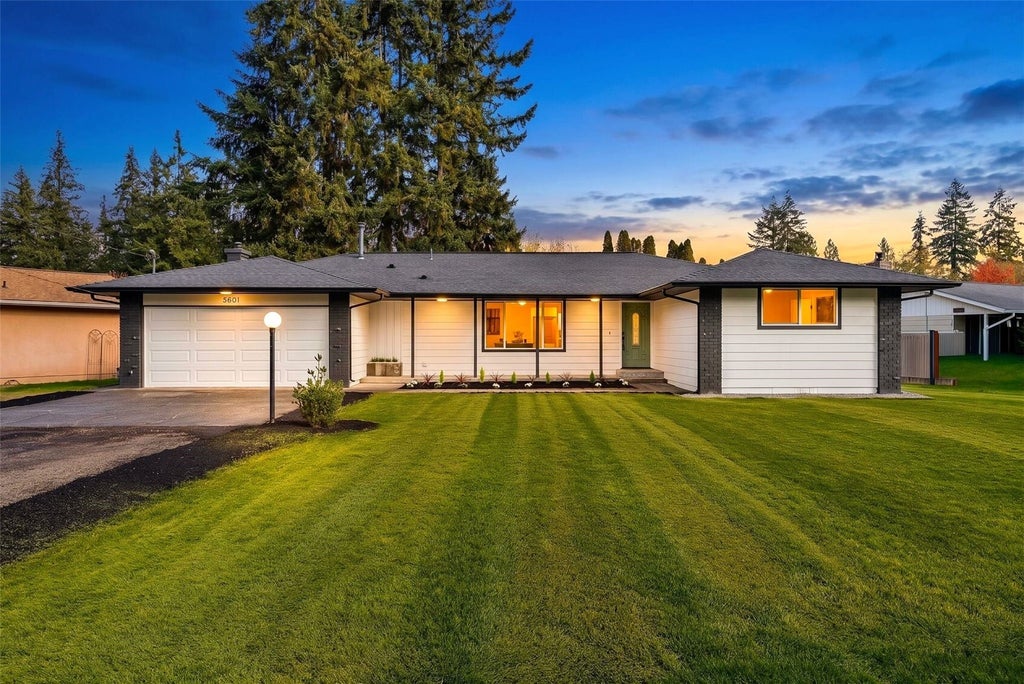 Photo of 5601 133rd Place NE, Marysville, WA 98271 (MLS # 2598675)