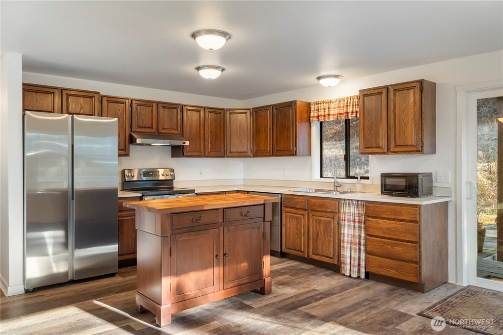 Photo of 31326 SE 360th Place, Enumclaw, WA 98022 (MLS # 2472156)