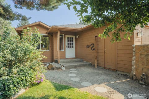 Photo of 202 W Mount Baker Court, Ellensburg, WA 98926 (MLS # 2565333)