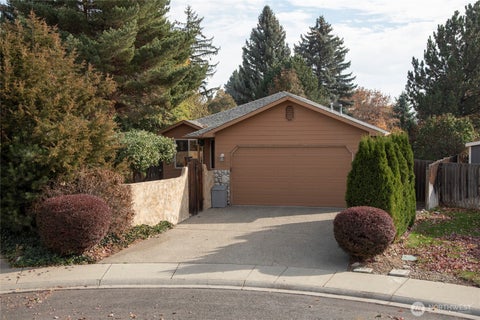 Photo of 202 W Mount Baker Court, Ellensburg, WA 98926 (MLS # 2565333)
